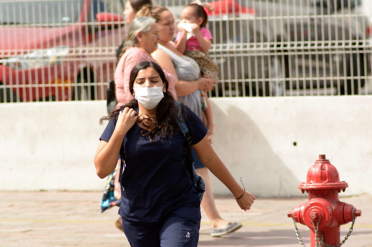 Ante la confirmación del primer caso de persona infectada por el virus del coronavirus en Culiacán, ciudadanos empezaron a tomar medidas preventivas,  como el uso de cubrebocas y gel antibacterial para evitar el contagio
