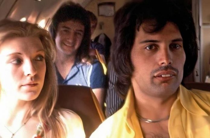 Foto freddy mercury queen 696x460