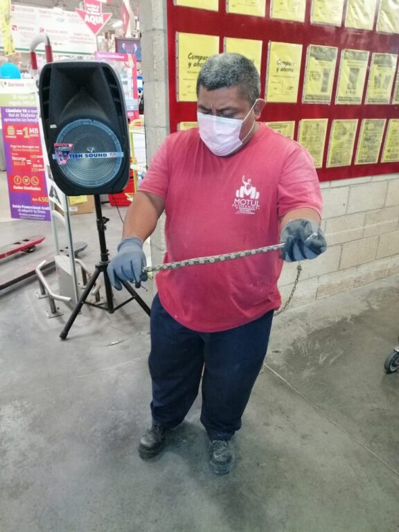 Serpiente en tienda scaled