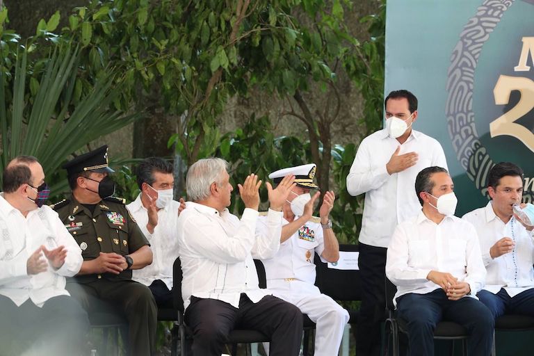Vila con amlo
