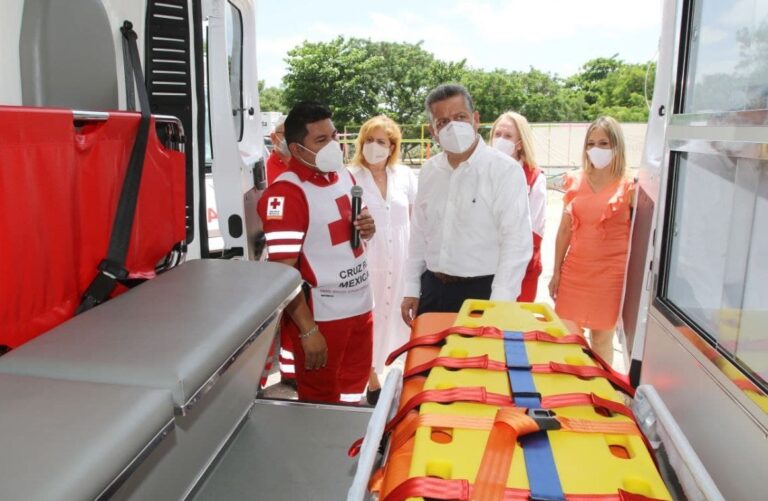 Ambulancia cruz roja 2 scaled