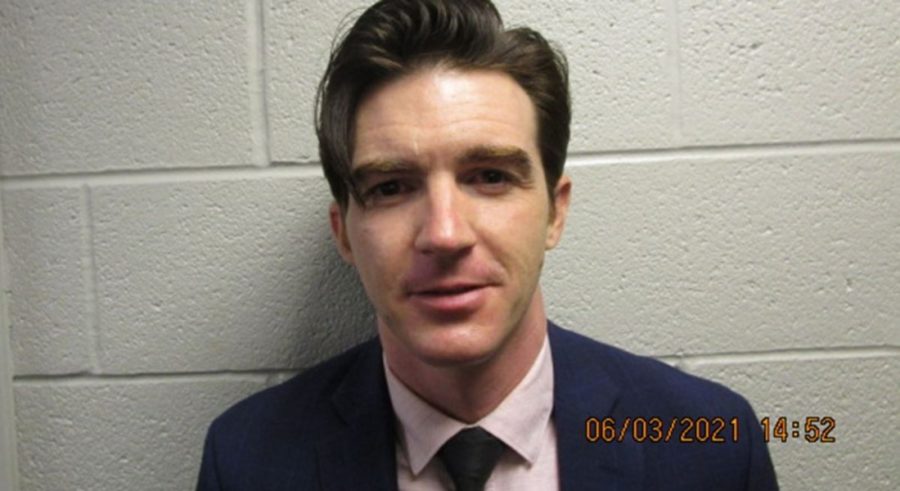 Drake bell arrestado 900x491
