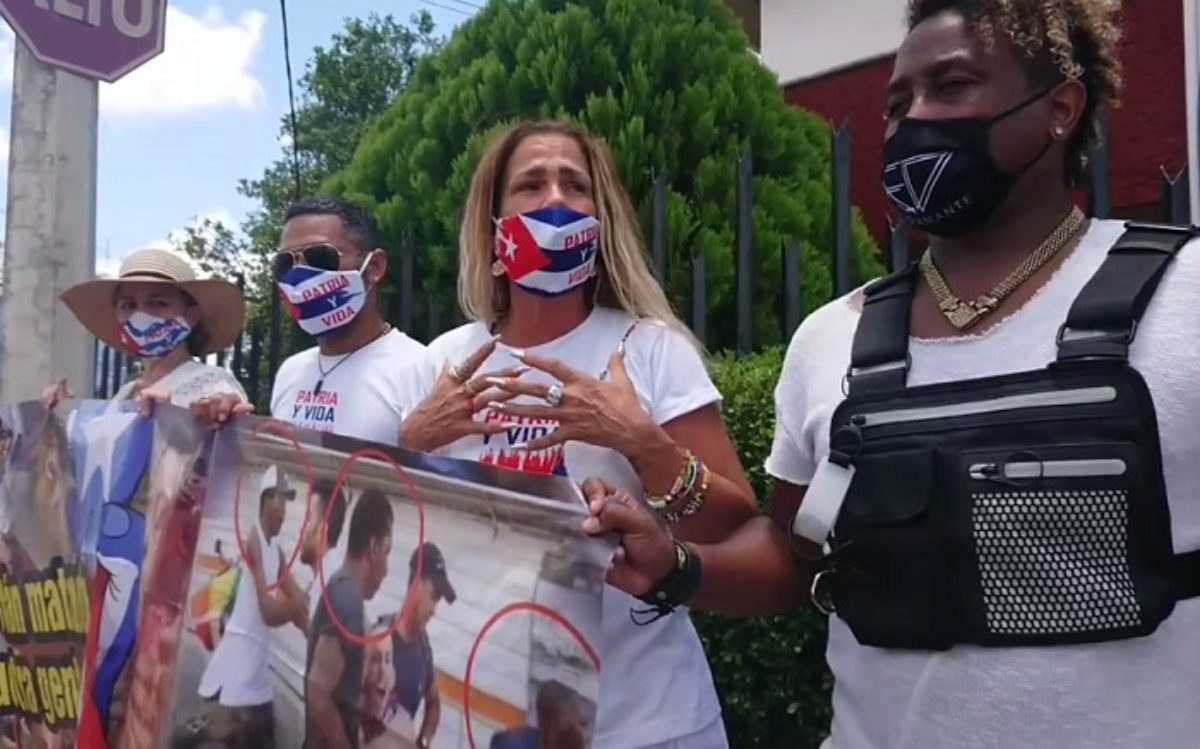 Niurka marcos se suma a manifestacion de cubanos en merida yucatan 1200x749