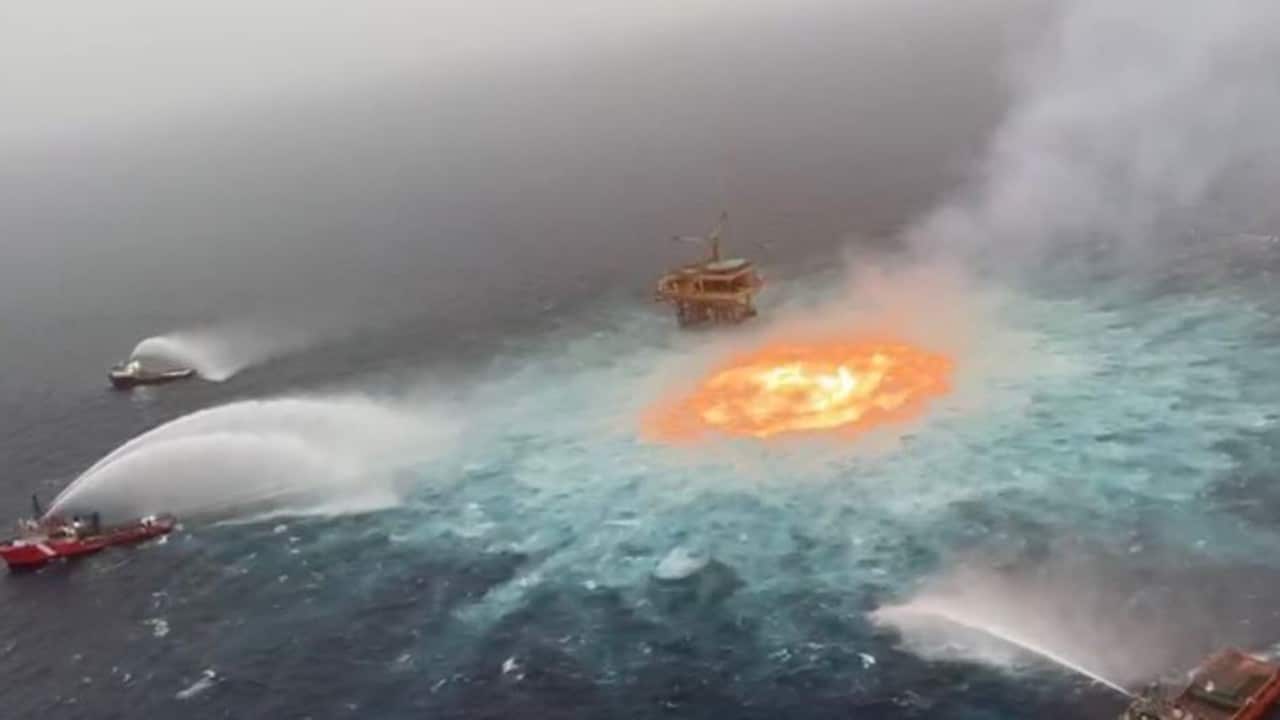 Se incendio ducto marino de pemex 1