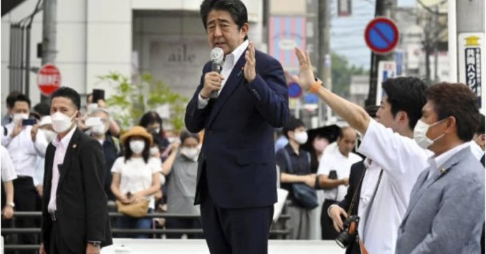 Ex primer ministro japones 696x365