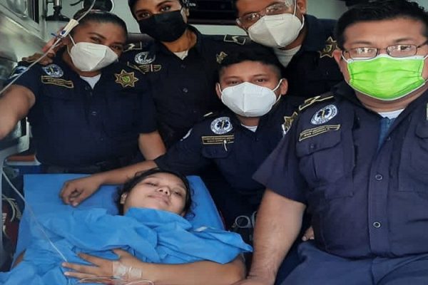 Paramédicos atienden parto en Mérida