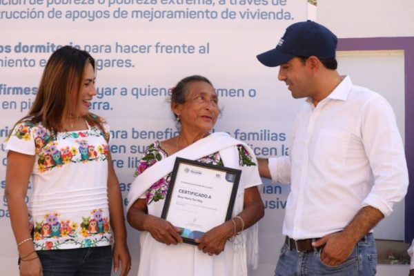 Anuncian nuevo centro de salud en Santa Elena