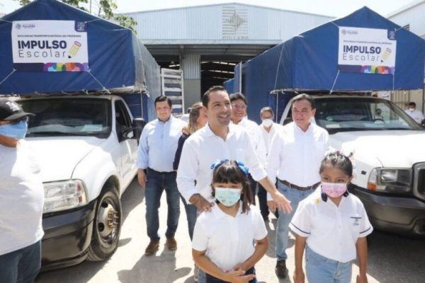 Inicia distribución de 267 mil paquetes de útiles para estudiantes yucatecos
