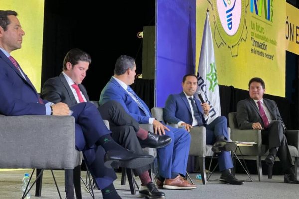 Vila busca más industriales para invertir en Yucatán
