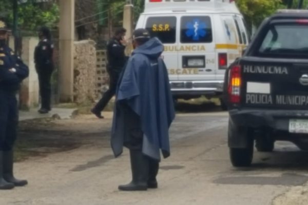 Acuchilla a su madre y hermana
