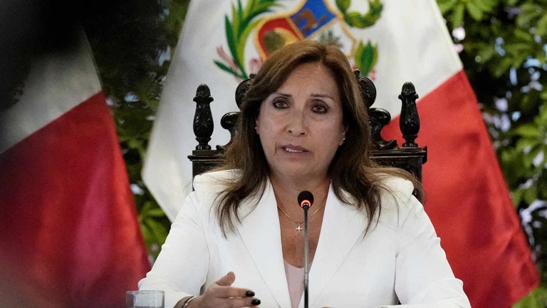 Dina boluarte