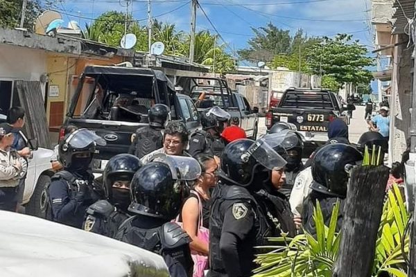 Excesivo uso de fuerza para el desalojo de una abuelita en Celestún