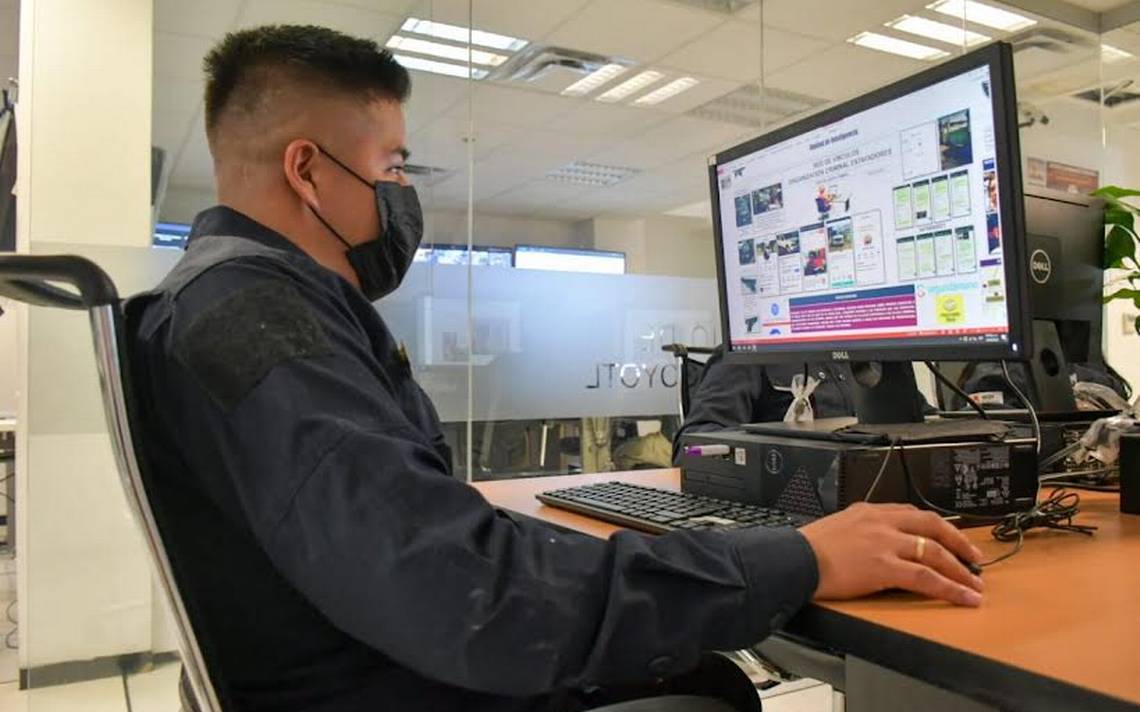Policía cibern+etica