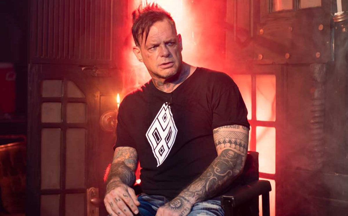 Vampiro canadiense aparece luchador sorpresa