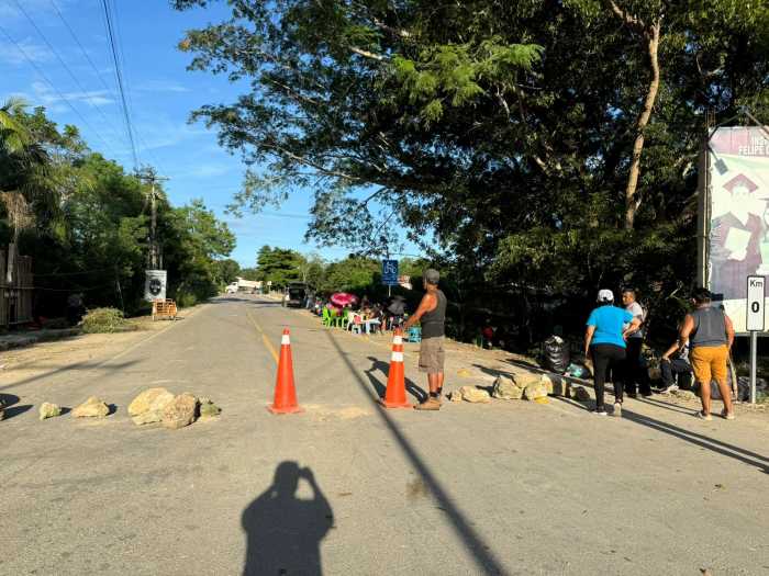 Cumplen ejidatarios 4 días de bloqueo en la “Puerta al Mar”